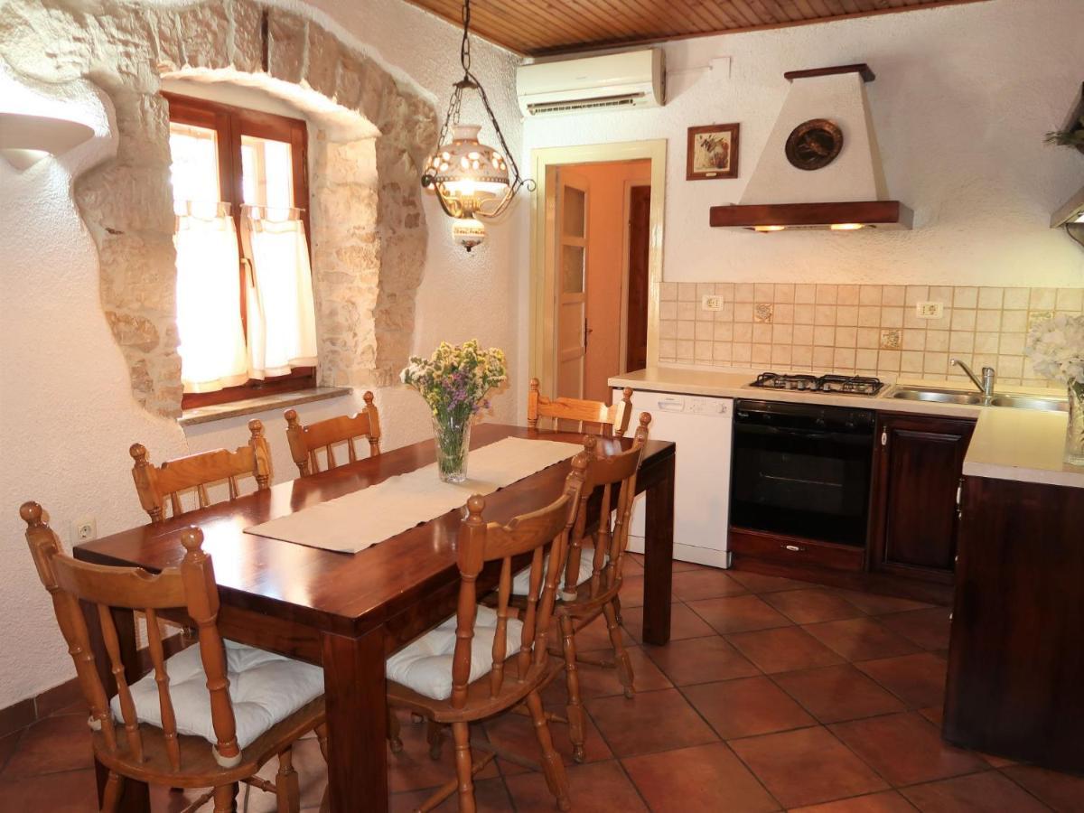 Holiday Home Nino - Lbn305 By Interhome Krsan Exterior photo